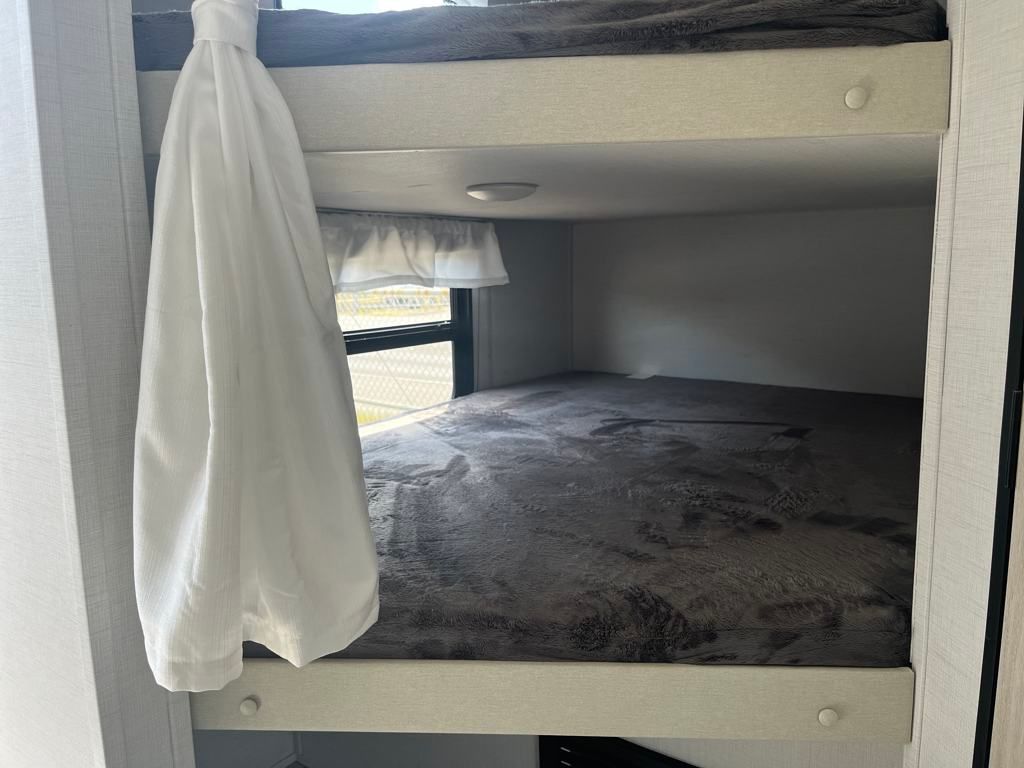 2025 Prime Time Avenger 25 MKB Travel Trailer