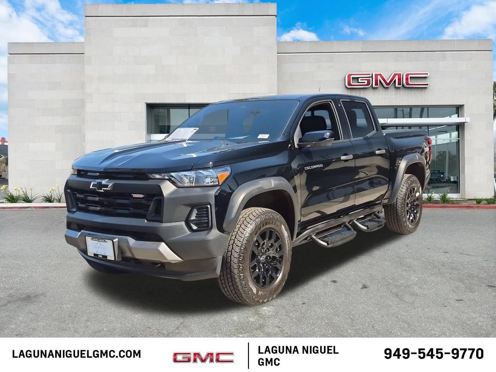 Black 2026 Chevrolet Colorado Trail Boss Crew Cab 4WD Pickup Truck Four-Wheel Drive 8-Speed Automatic