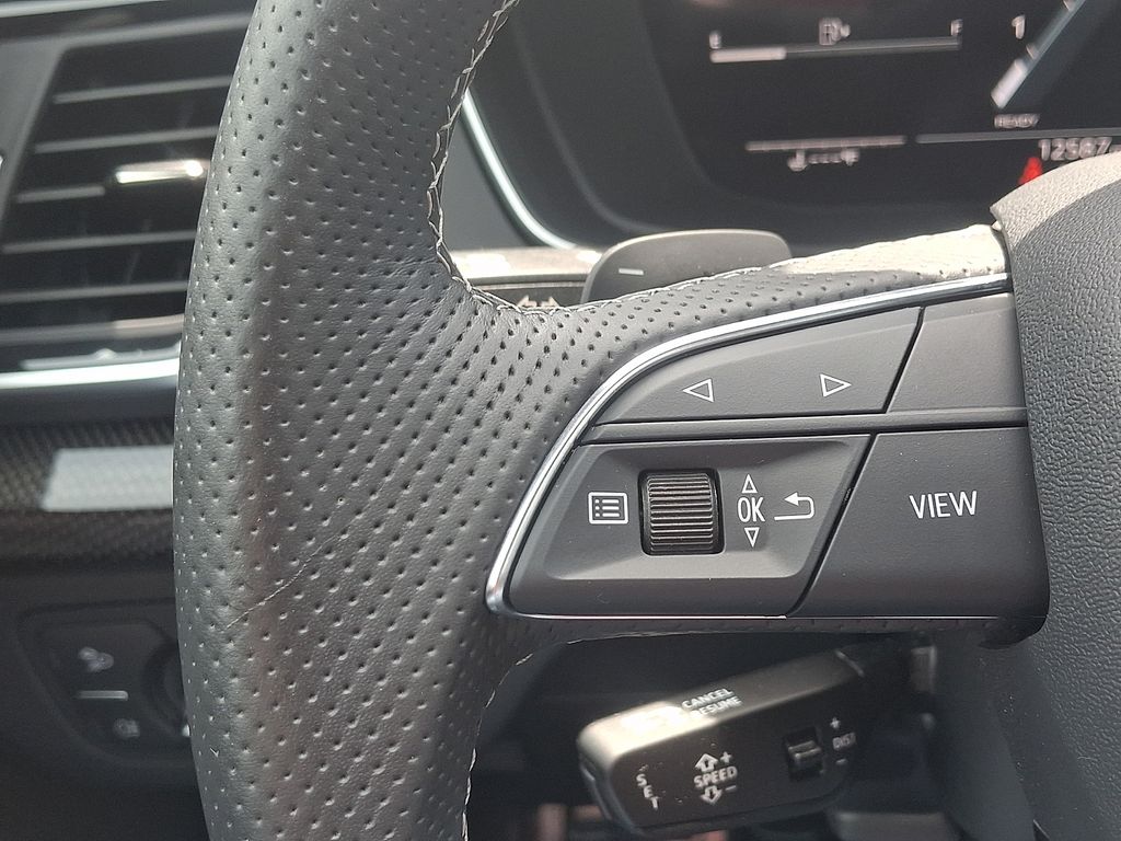 Thumbnail: 2023 Audi SQ5 - 21