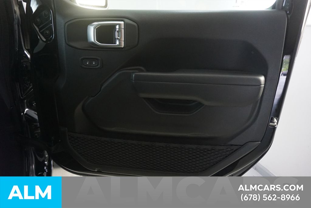 Used 2025 Black Jeep Sport S image 45