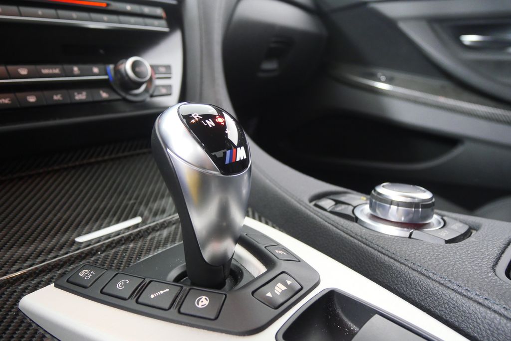 2014 BMW M6 Base 23