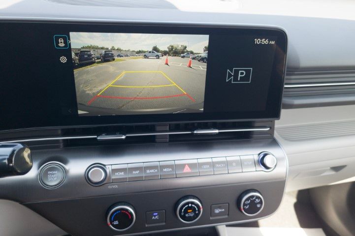 New 2027 White Hyundai SE image 20