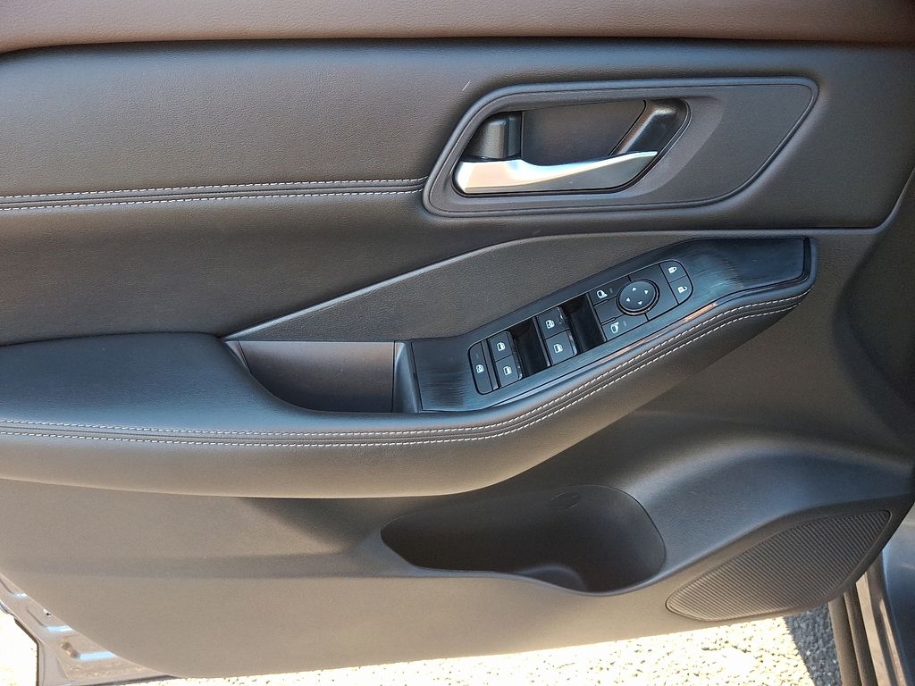 Thumbnail: 2023 Nissan Rogue - 13