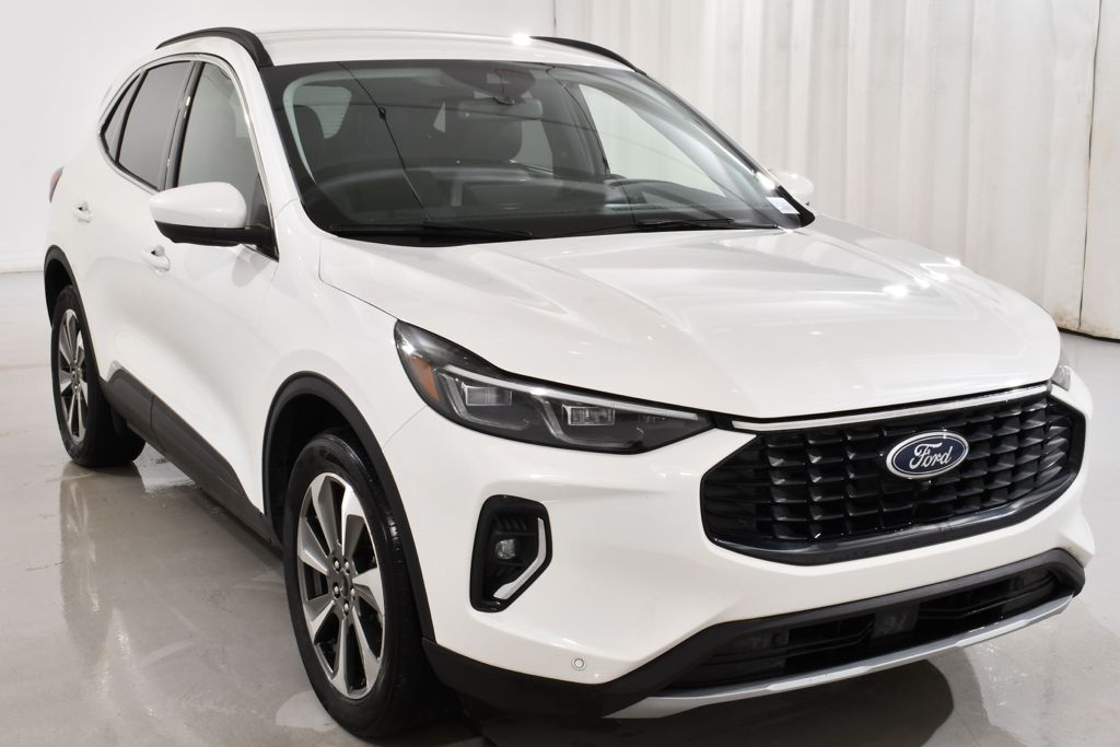 Used 2023 White Ford Platinum Hybrid image 4