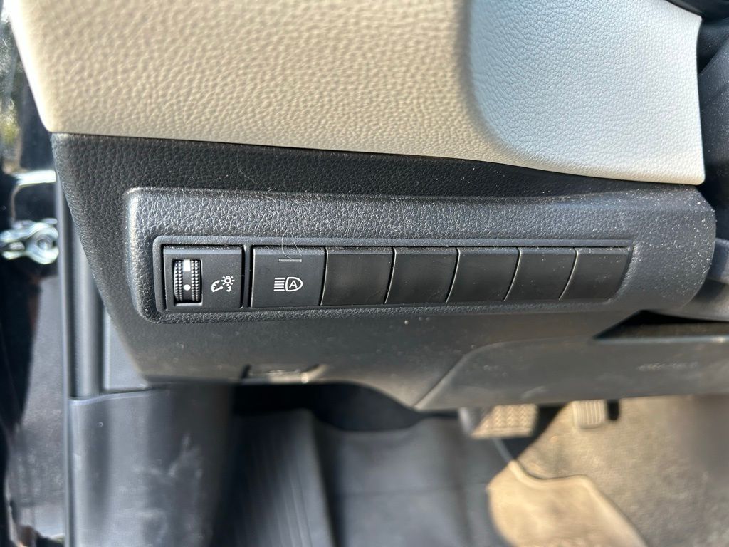 2024 Toyota Corolla LE 17