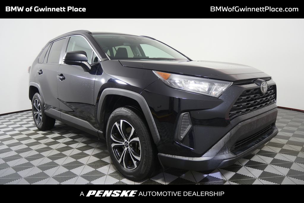 Midnight Black Metallic 2019 Toyota RAV4 LE FWD SUV / Crossover Front-Wheel Drive 8-Speed Automatic