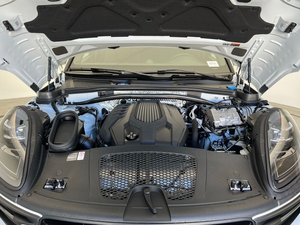 Thumbnail: 2026 Porsche Macan - 26