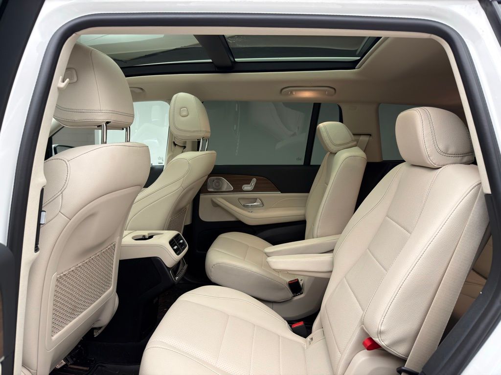 Thumbnail: 2024 Mercedes-Benz GLS - 6