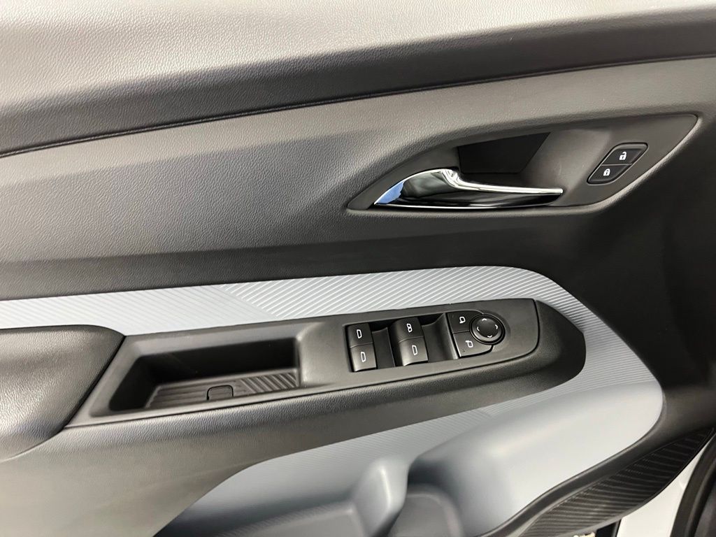 Thumbnail: 2027 Chevrolet Bolt EV - 25