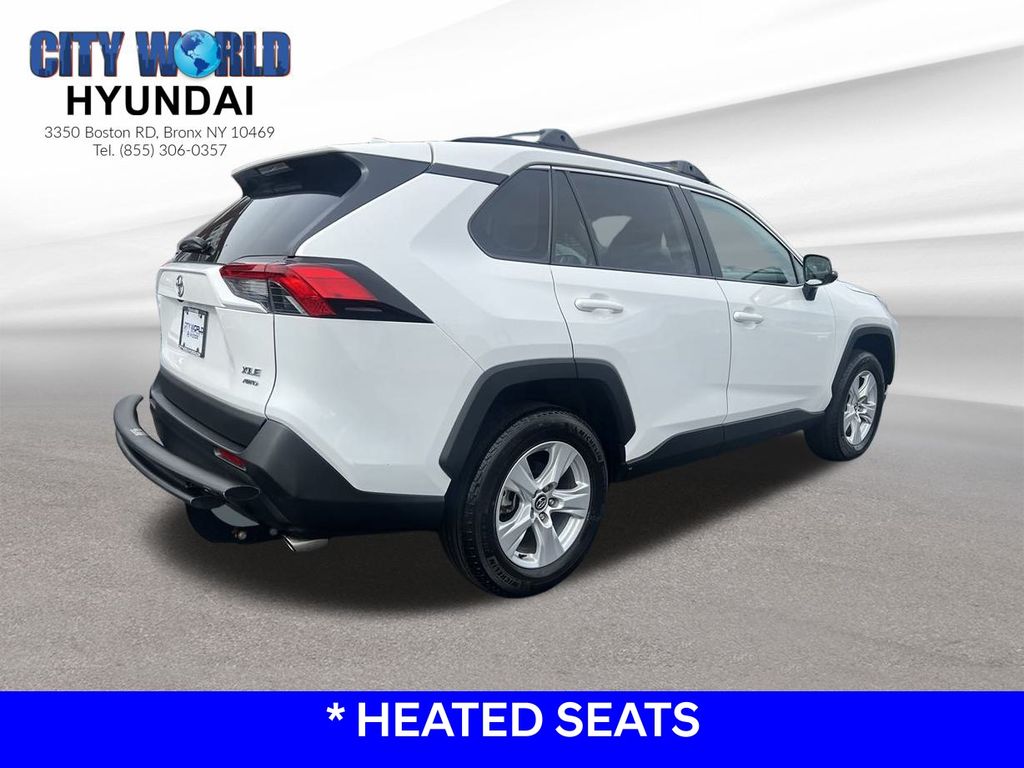 2020 Toyota RAV4 XLE 6