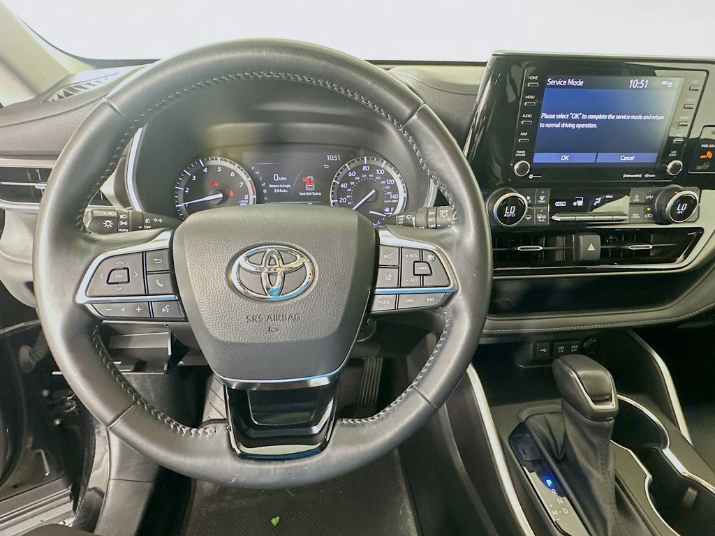 Thumbnail: 2021 Toyota Highlander - 11