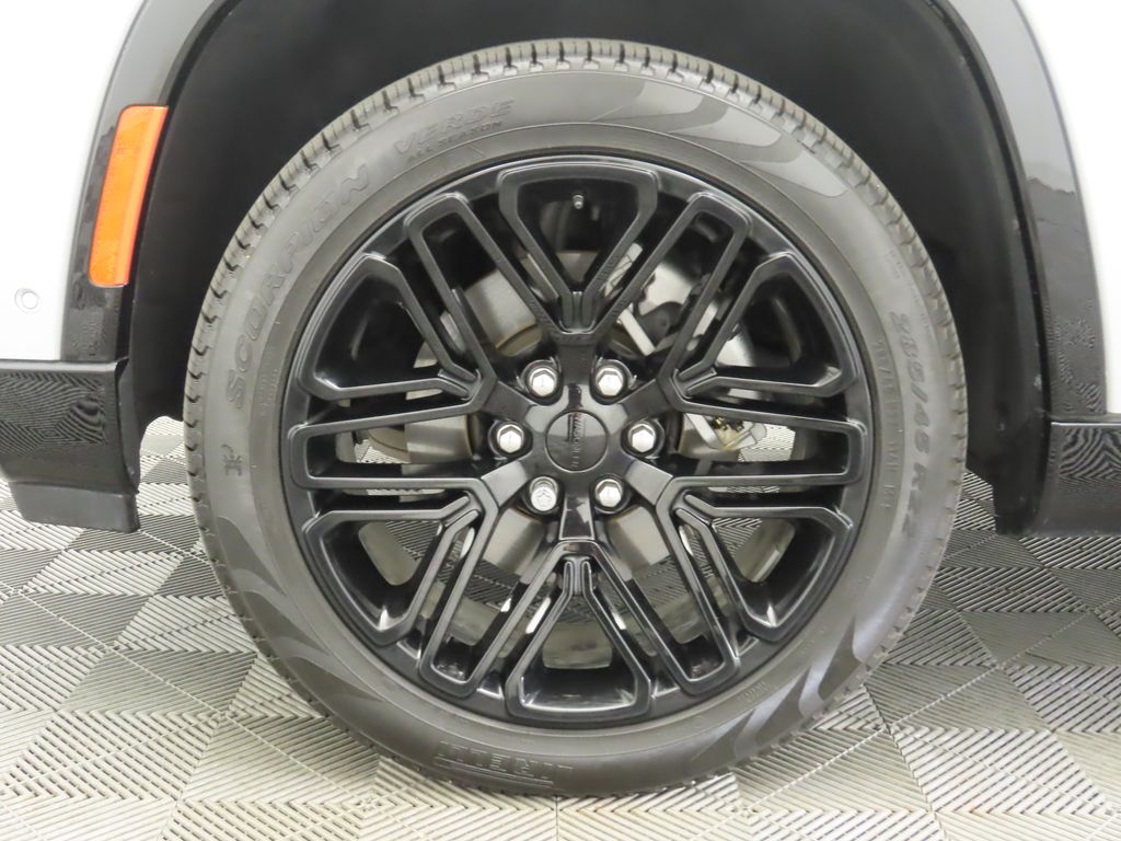 Thumbnail: 2024 Jeep Wagoneer - 30