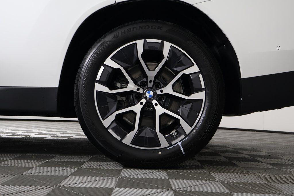 Thumbnail: 2026 BMW X3 - 11