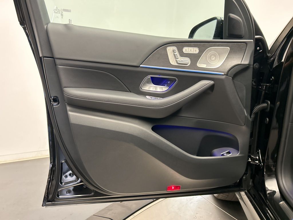 Thumbnail: 2026 Mercedes-Benz GLS - 11