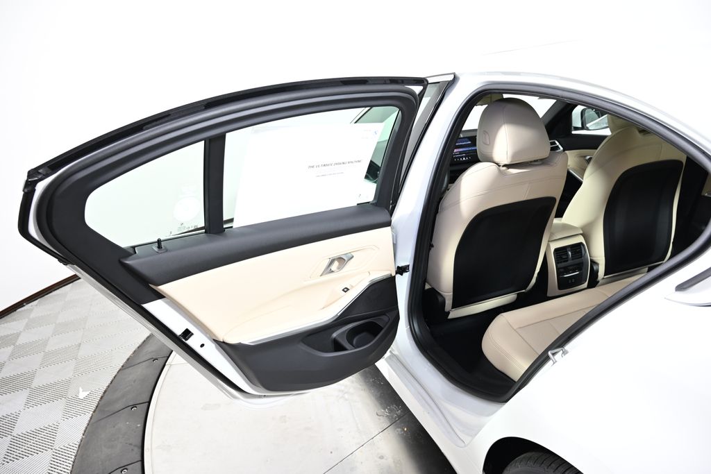 Thumbnail: 2026 BMW 3 Series - 23