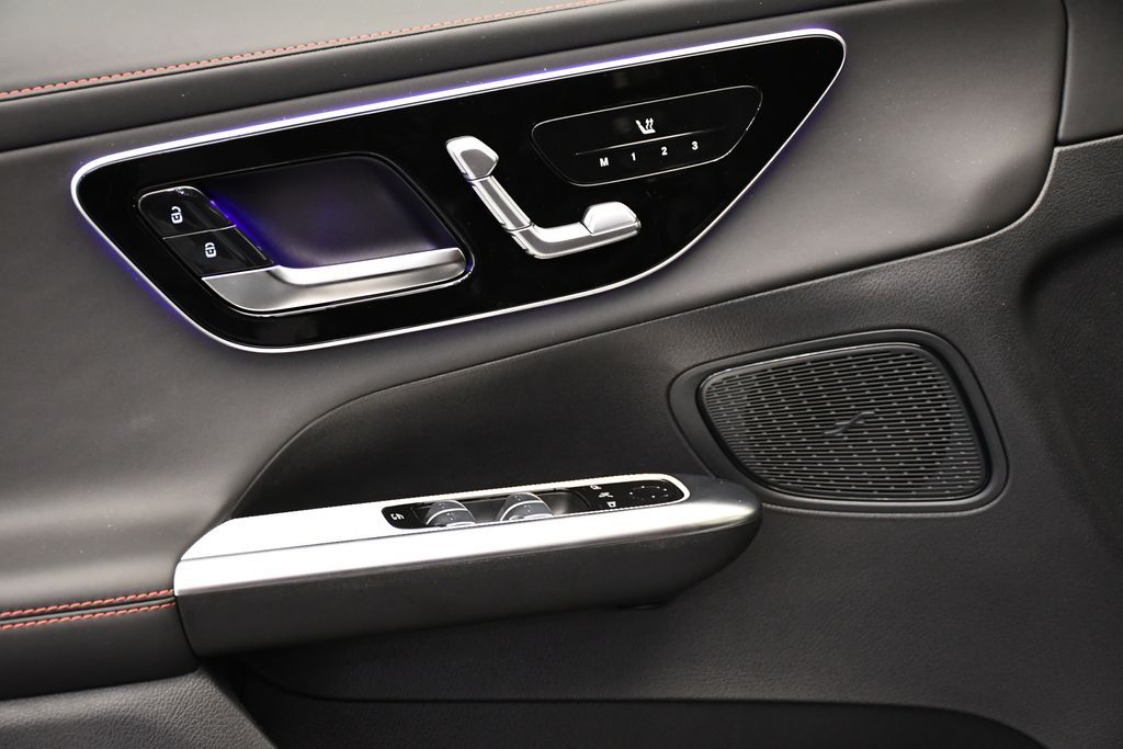 Thumbnail: 2026 Mercedes-Benz GLC - 32