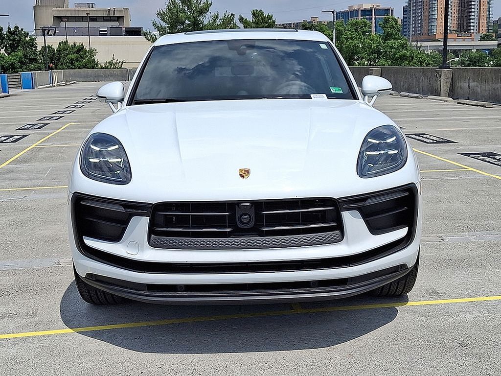 Thumbnail: 2025 Porsche Macan - 6