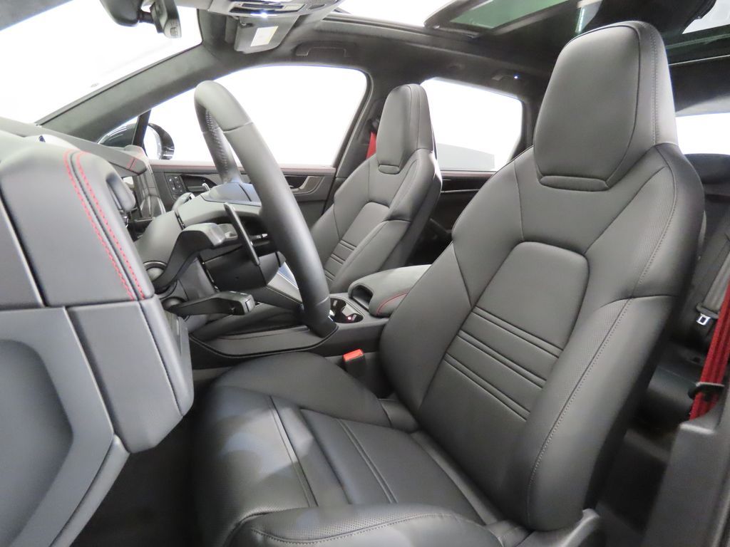 Thumbnail: 2026 Porsche Cayenne - 5