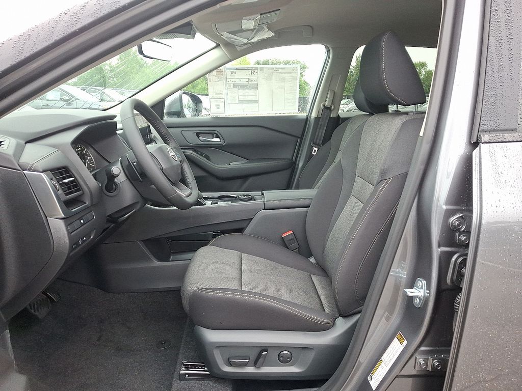 Thumbnail: 2026 Nissan Rogue - 5