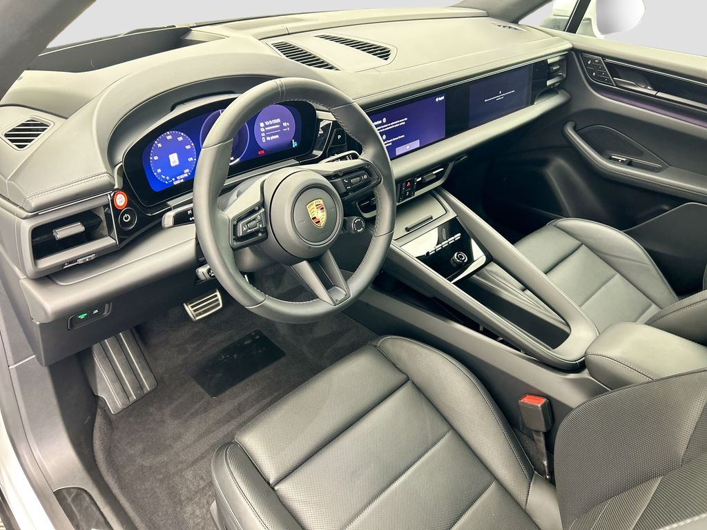 Thumbnail: 2025 Porsche Macan - 4