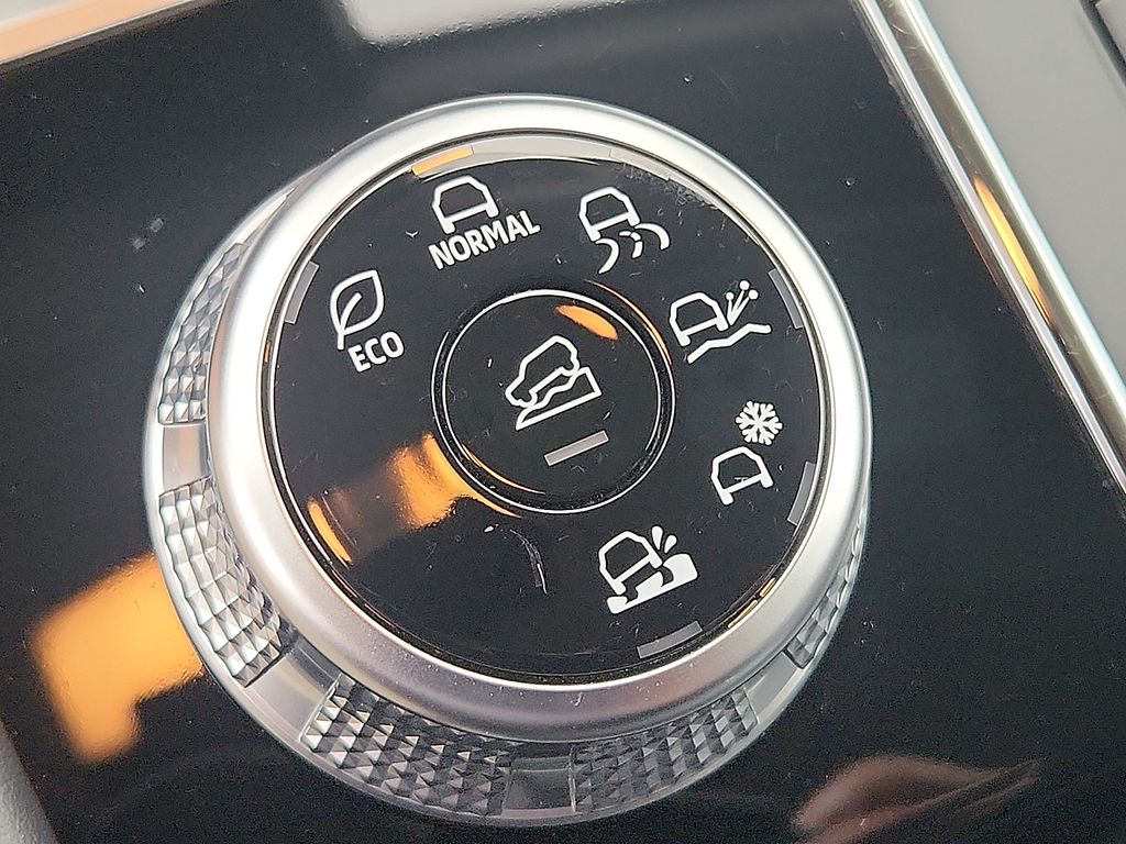 Thumbnail: 2024 Mitsubishi Outlander - 23