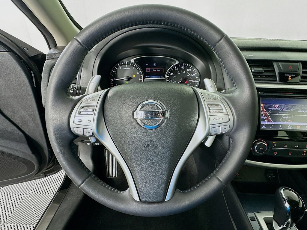 Thumbnail: 2018 Nissan Altima - 11