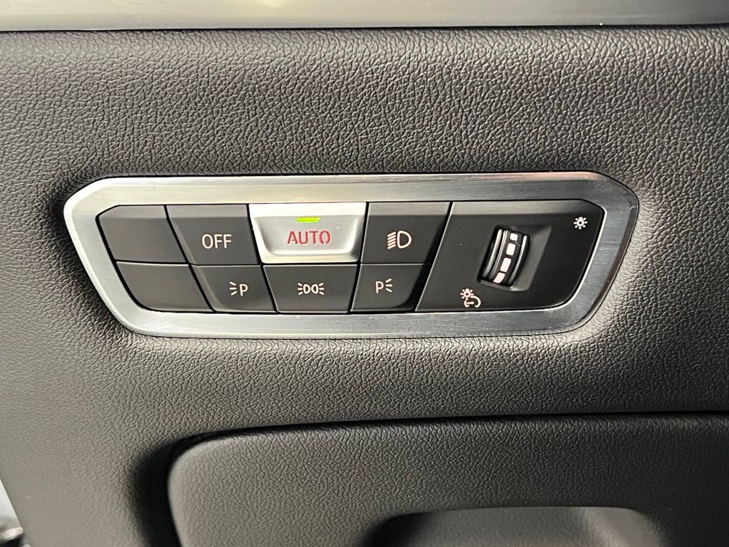 Thumbnail: 2023 BMW X7 - 21