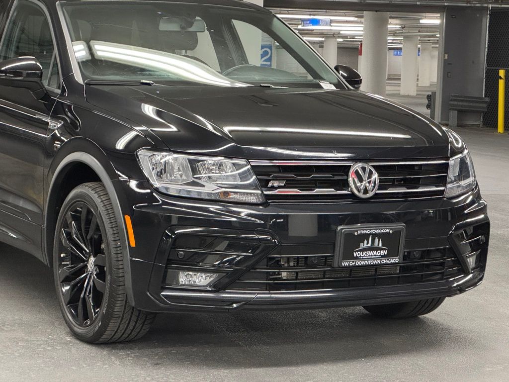 2021 Volkswagen Tiguan 2.0T SE R-Line Black 40