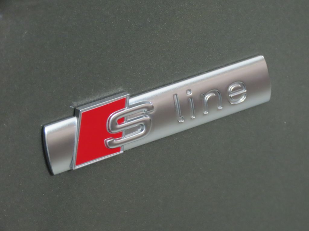 Thumbnail: 2023 Audi Q5 - 12