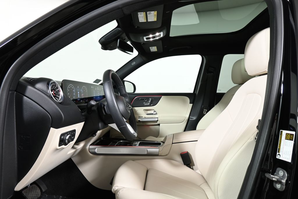 2025 Mercedes-Benz GLB 250 3