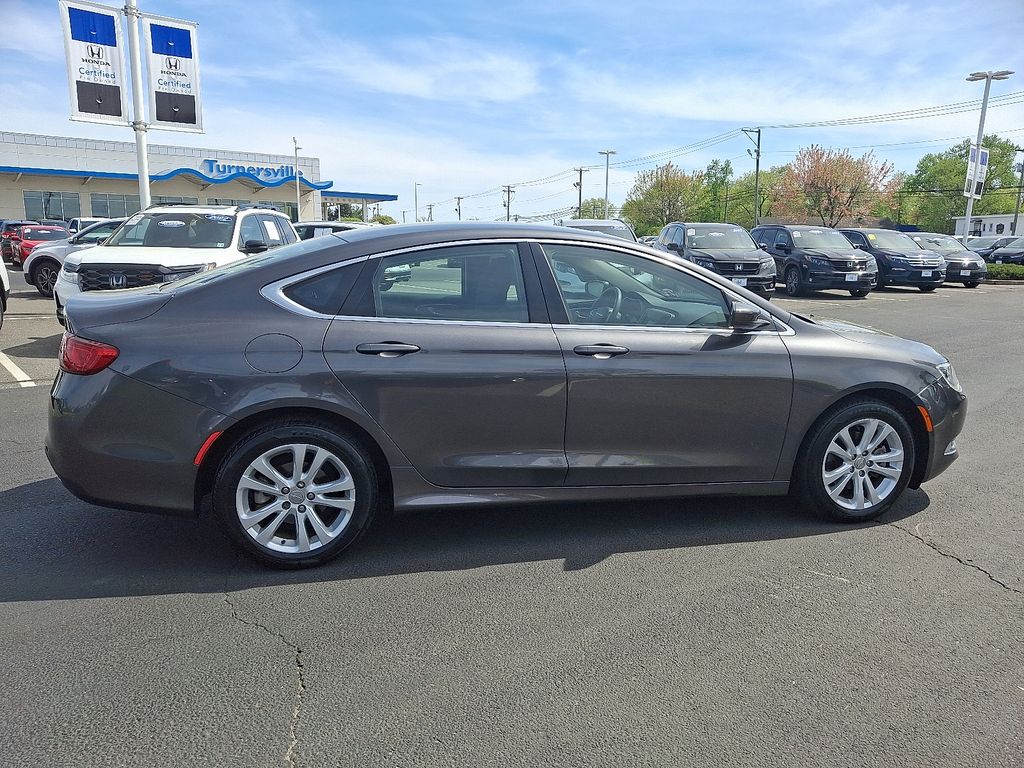 2015 Chrysler 200 Limited 7