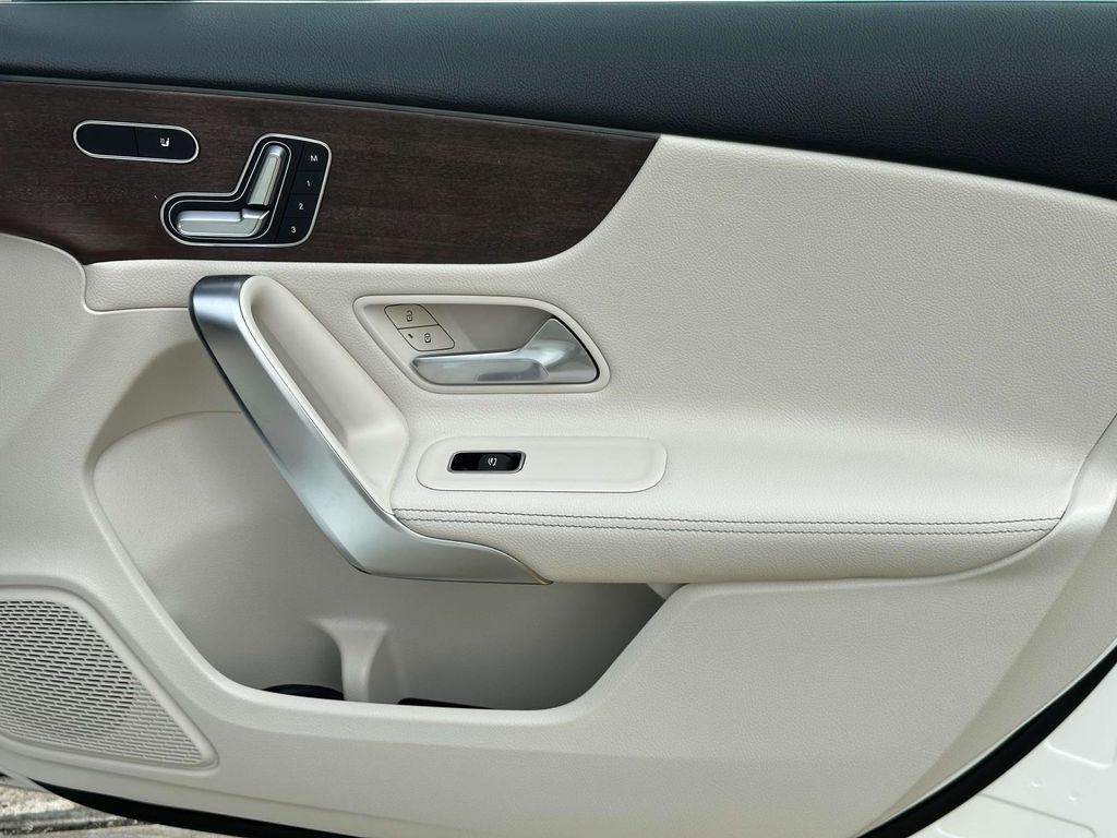 2022 Mercedes-Benz A-Class A 220 4MATIC 19