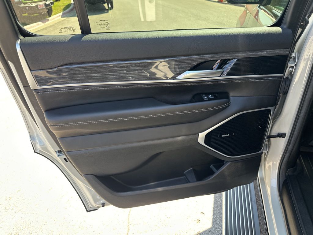 Used Car 2022 Jeep Wagoneer  Series Iii For Sale Under $50,000 In Austin, Texas