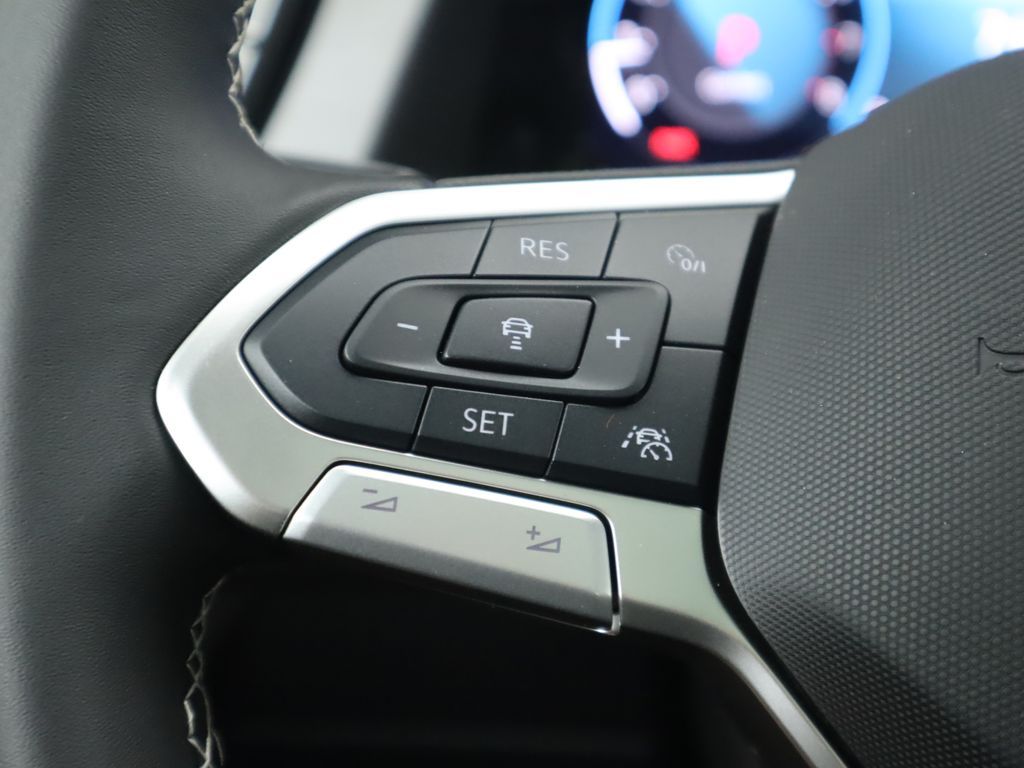 Thumbnail: 2026 Volkswagen Atlas - 12