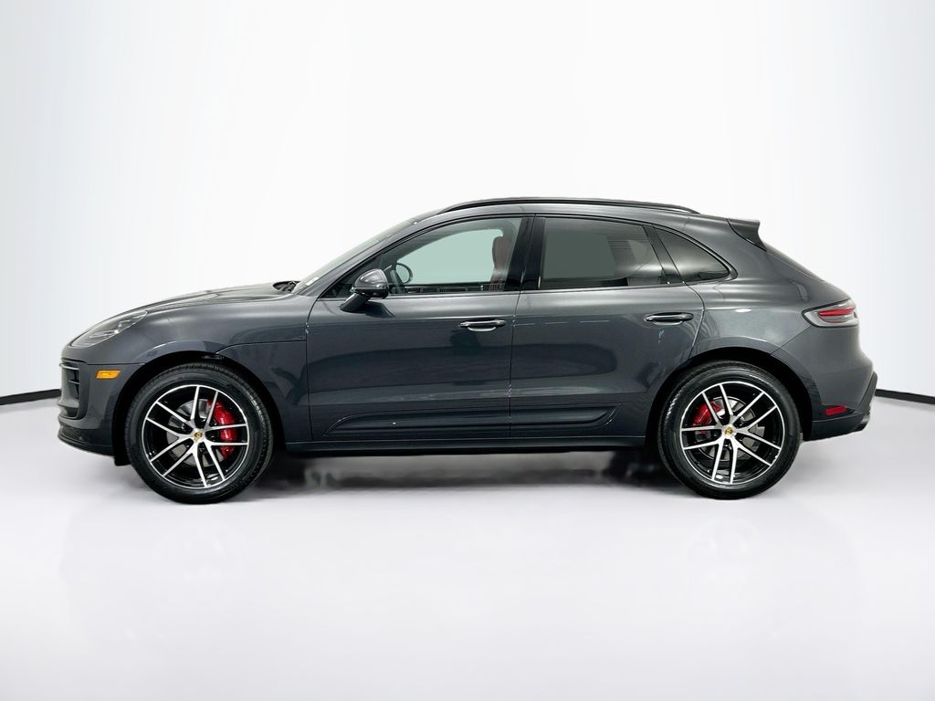 Thumbnail: 2026 Porsche Macan - 2