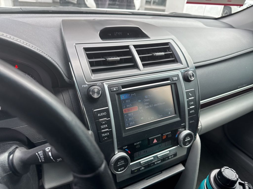 Thumbnail: 2013 Toyota Camry - 11