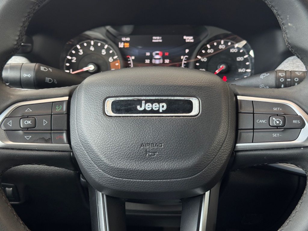 2024 Jeep Compass Latitude Silver at Toyota of Victoria