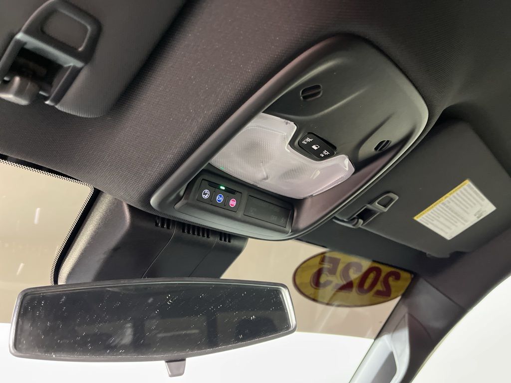 Thumbnail: 2025 Chevrolet Colorado - 23