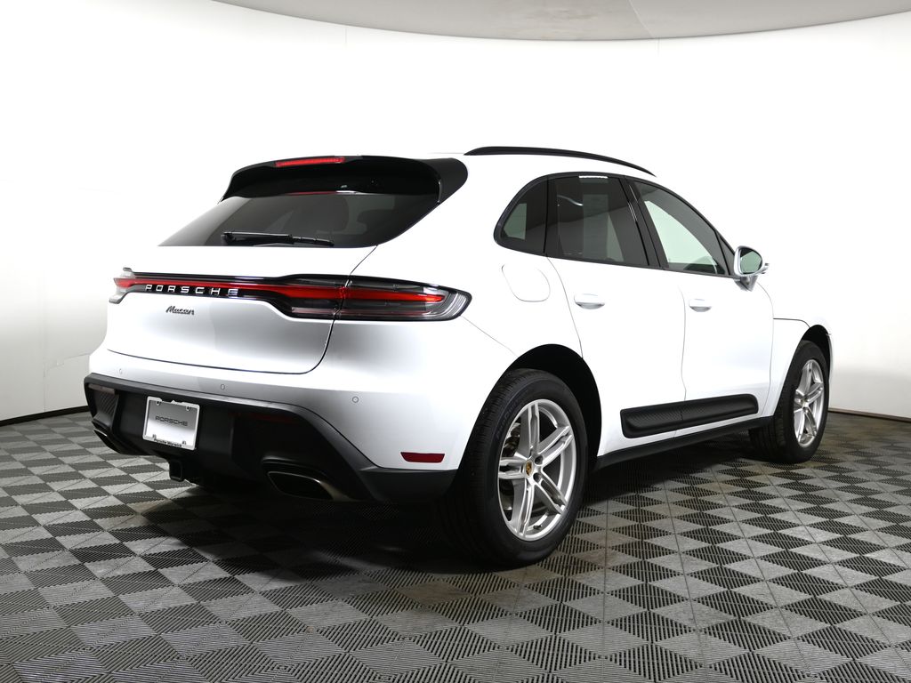 Thumbnail: 2025 Porsche Macan - 7