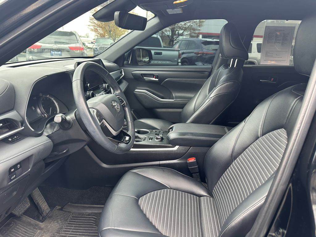 2023 Toyota Highlander XSE