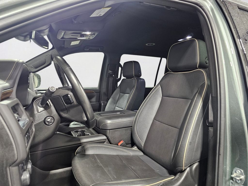 Used 2023  Chevrolet Premier image 19