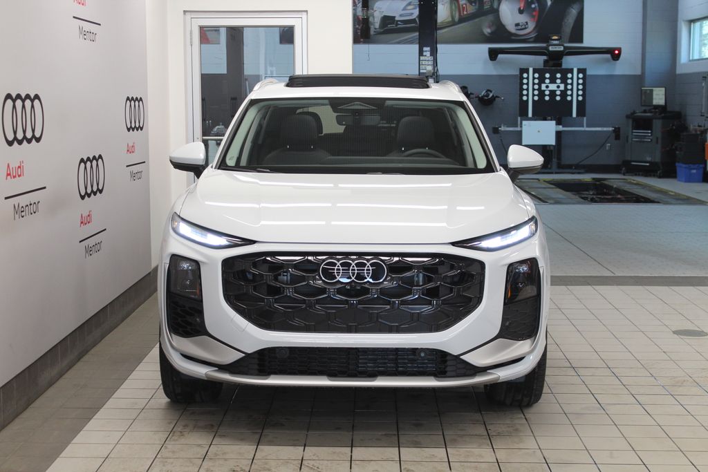 Thumbnail: 2026 Audi Q3 - 9