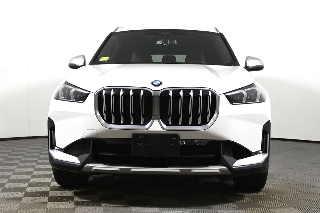 Thumbnail: 2023 BMW X1 - 10