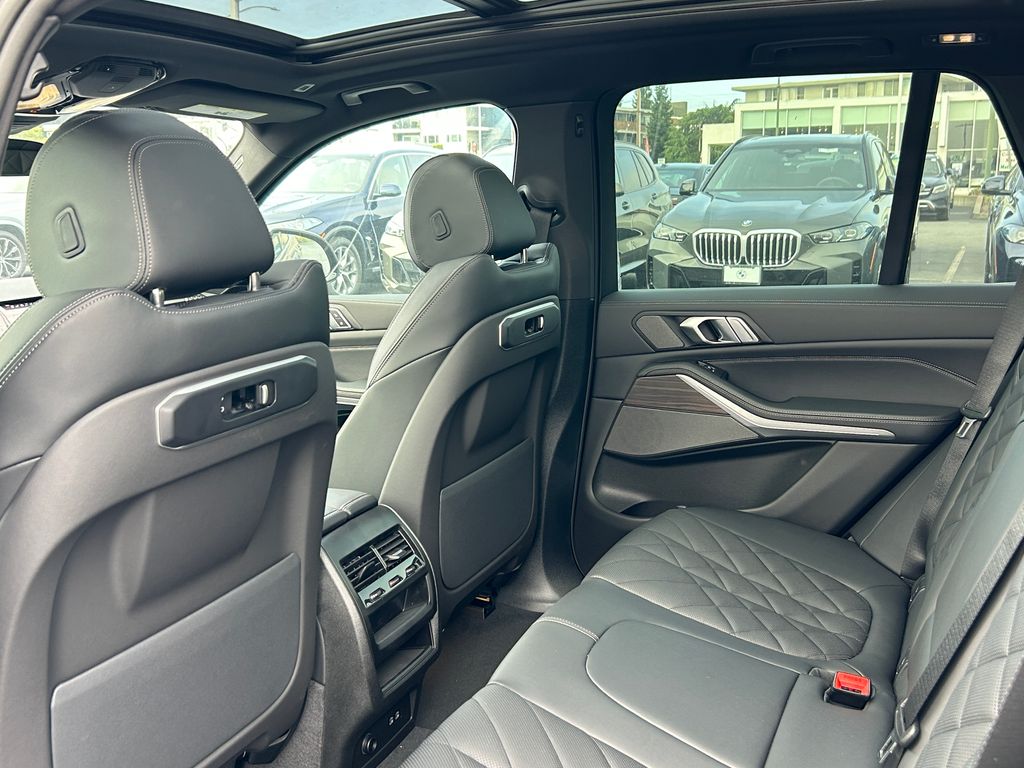 2026 BMW X5 xDrive50e 31