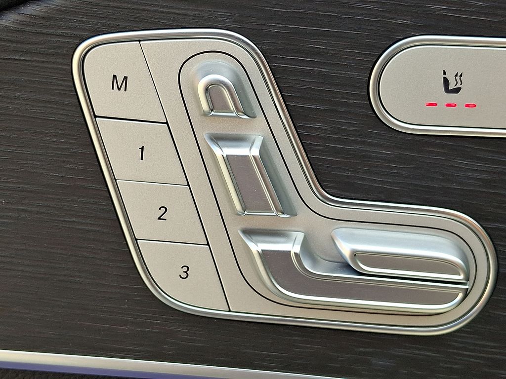 Thumbnail: 2026 Mercedes-Benz GLE - 27