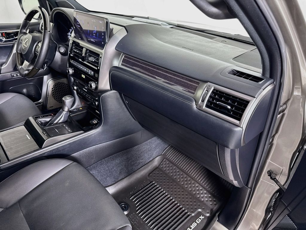 Thumbnail: 2023 Lexus GX - 31