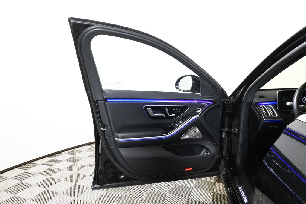 Thumbnail: 2023 Mercedes-Benz S-Class - 28