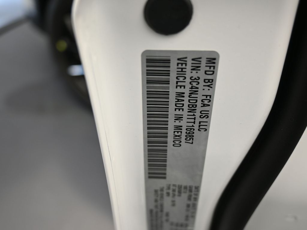 New 2026 bright white clearcoat Jeep Latitude image 17