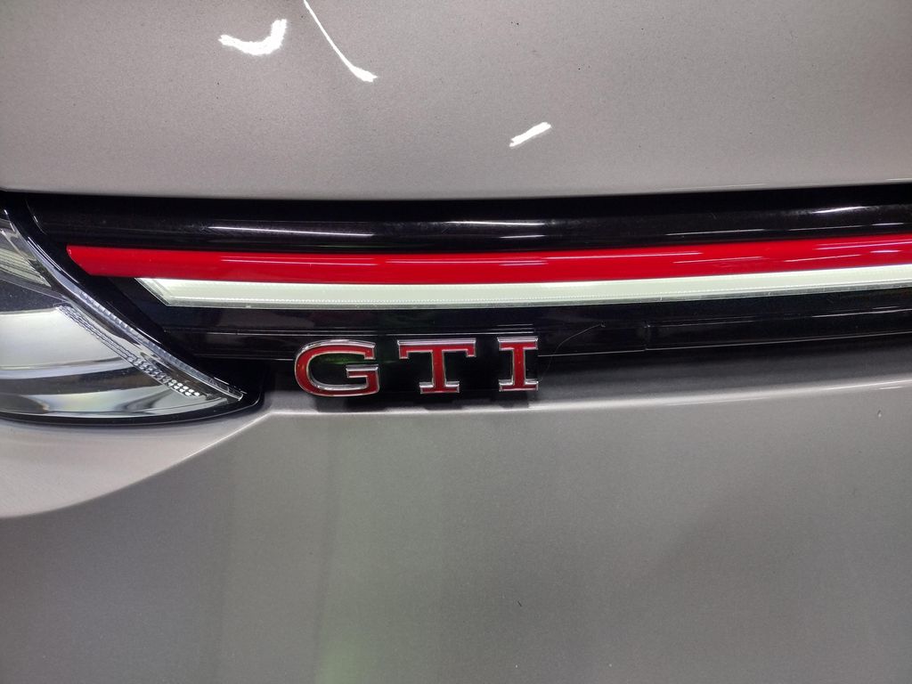 2022 Volkswagen Golf GTI Autobahn