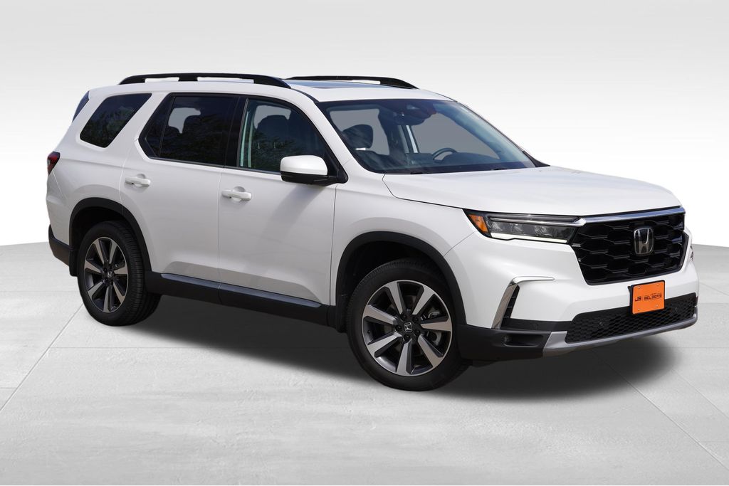 Platinum White Pearl 2023 Honda Pilot SUV / Crossover All-Wheel Drive Automatic